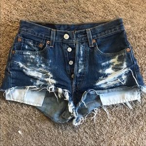 Levi Highwaisted Shorts